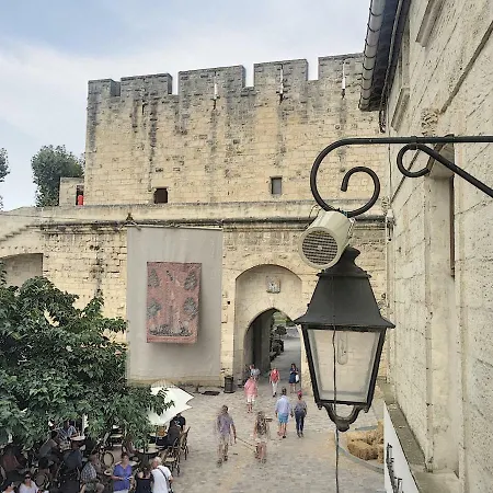 24 Grand Rue Jean Jaures * Aigues-Mortes